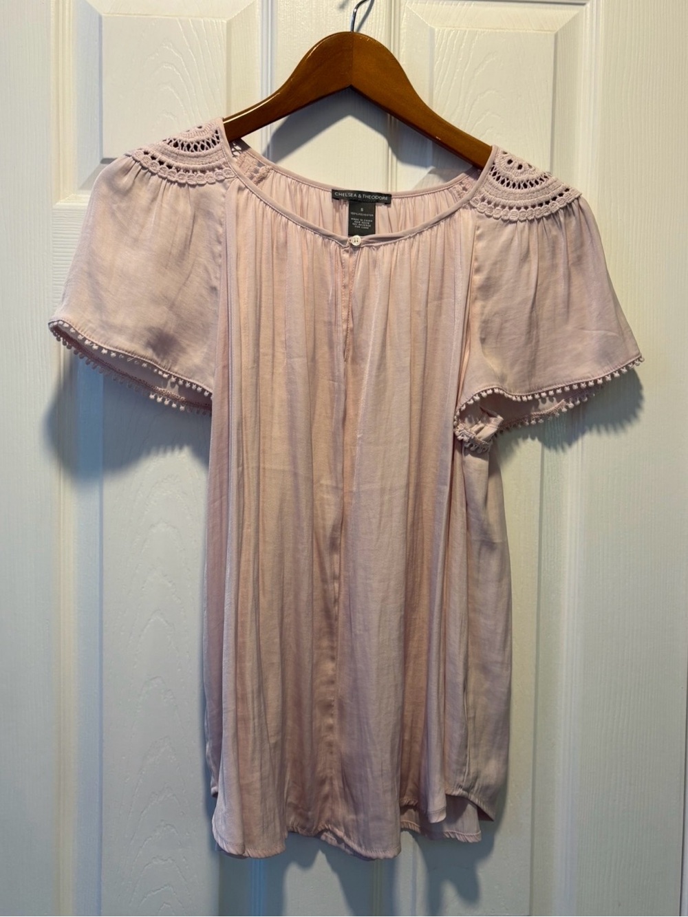 Chelsea & Theodore Light Pink Eyelet Shoulder Flutter Sleeve peasant Blouse